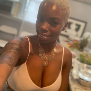 Meet your Posher, Kendall